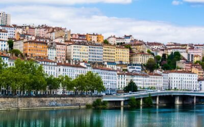 Panne sur l&rsquo;autoroute à Lyon : Guide complet pour un dépannage rapide et légal